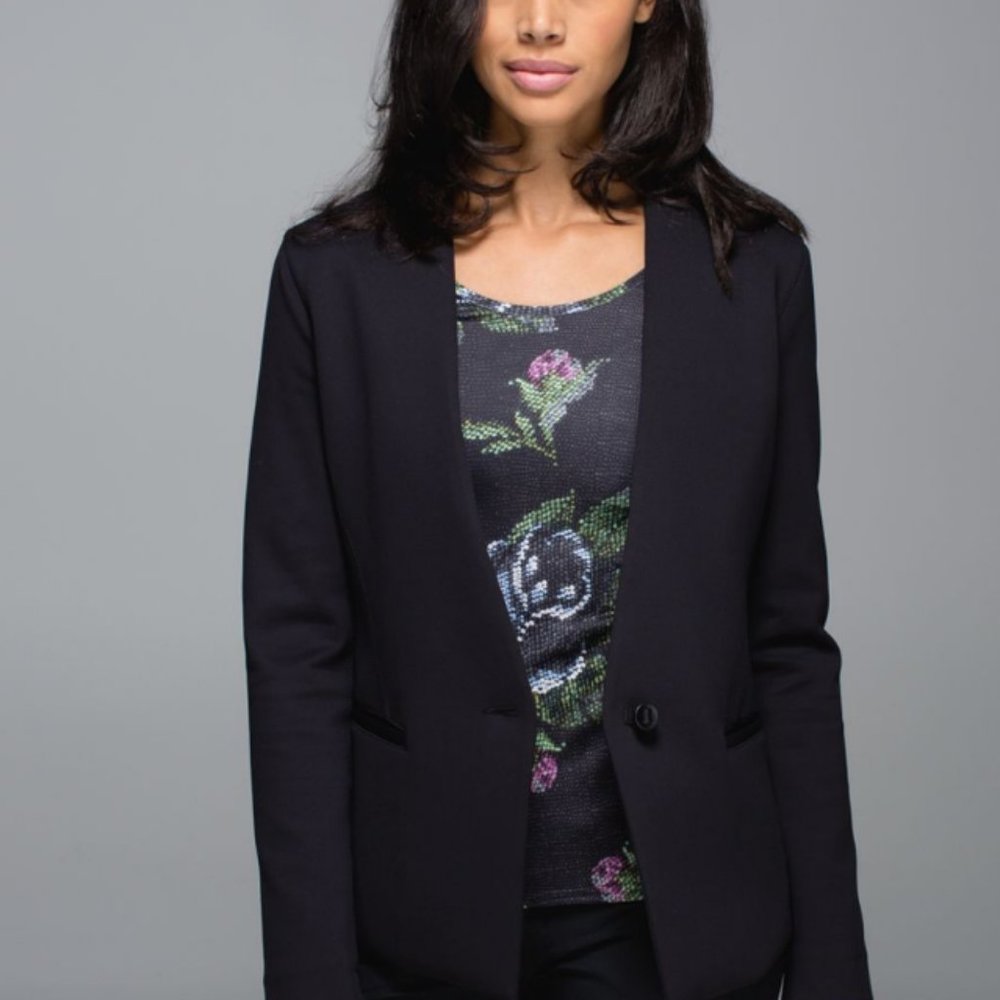 XS Lululemon Rare Power Date Black Blazer Size: X Small size 2